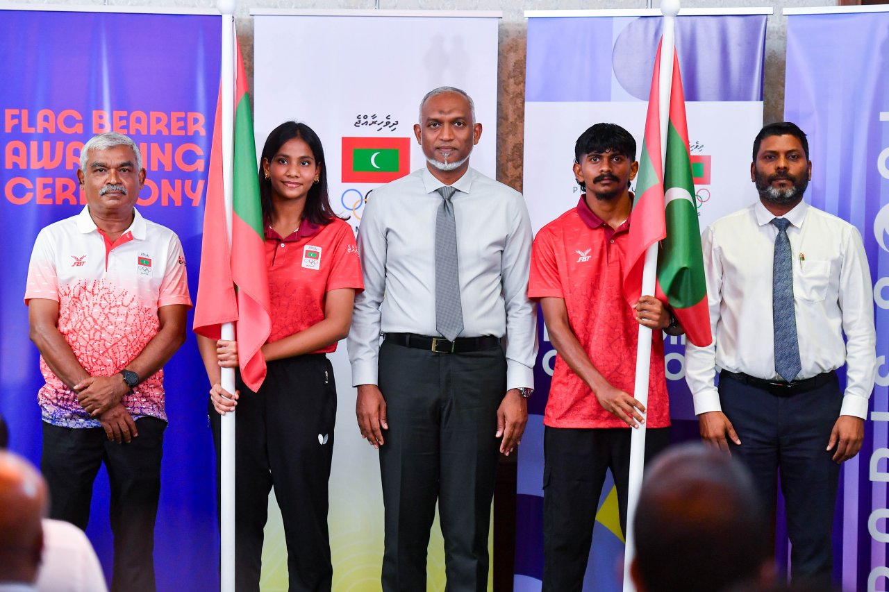 ޕެރިސް 2024 އޮލިމްޕިކްސް' ގައި ދިވެހިރާއްޖޭގެ ދިދަ އުފުލަން ހަމަޖެހިފައިވާ އެތުލީޓުންނާ ރައީސުލްޖުމްހޫރިއްޔާ ބައްދަލުކުރެއްވުން