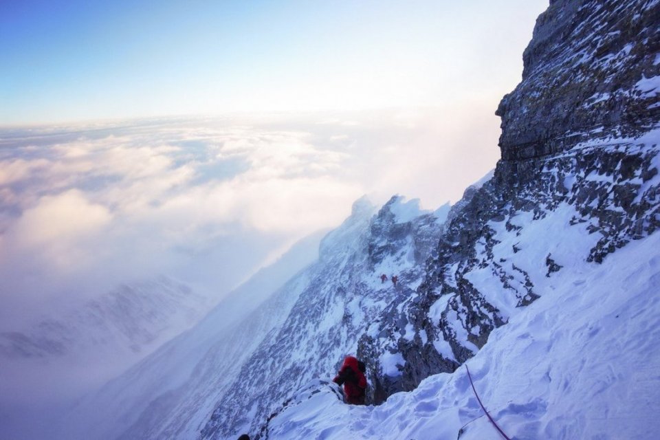 Himaliya farubadha konegen China Nepal gulhuvaalanee