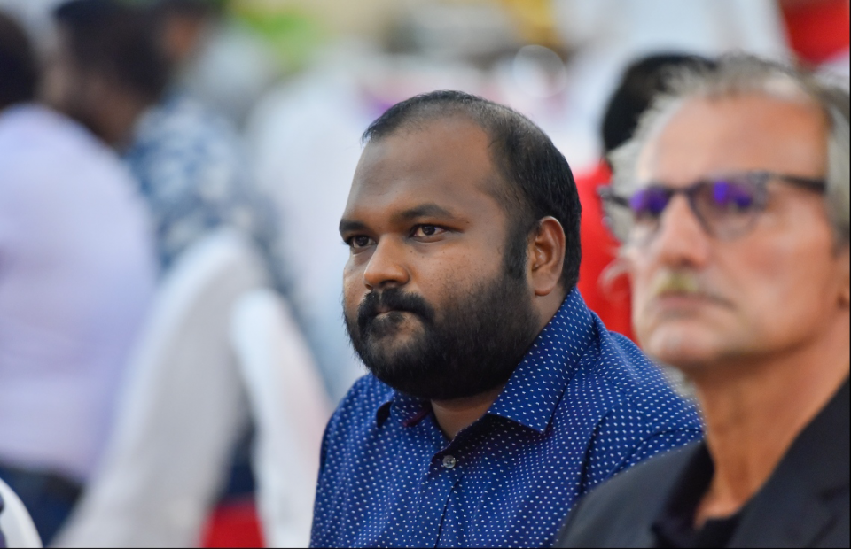 Ali Waheed Raajje gennan fuluhun kairy edheynan: Corrections