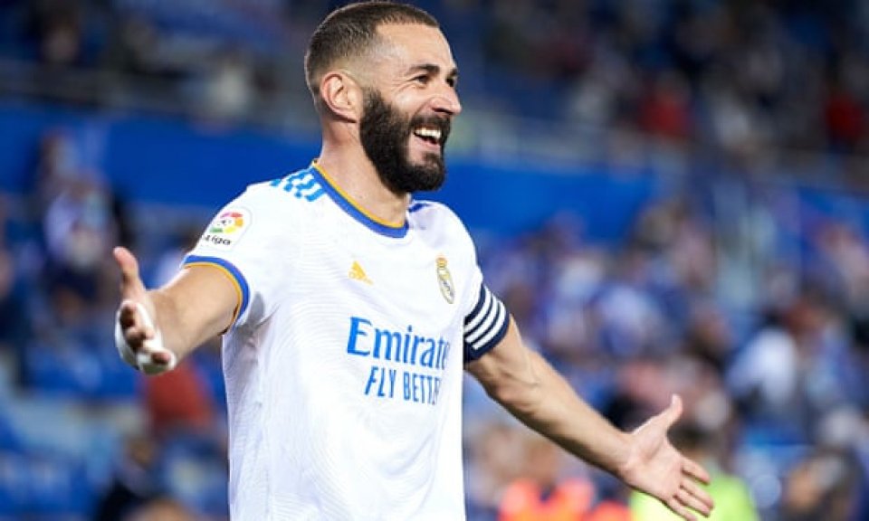 Real Madrid in Benzema ge contract aakoffi