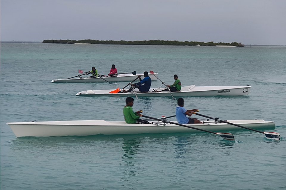 Falijahaa sagaafee boat rowing in tha'aaraf kuranee