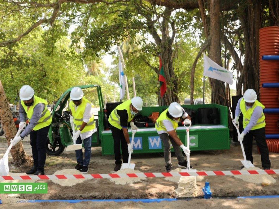 Olhuvelifushi fenaai narudhamage massakaiy ifthithaahu kohfi