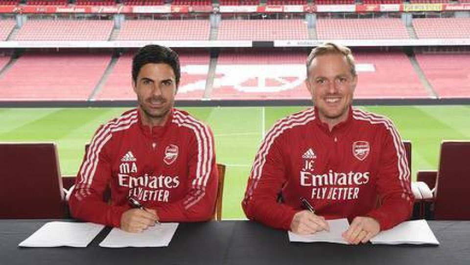 Arteta, Arsenal ge contract aakoffi