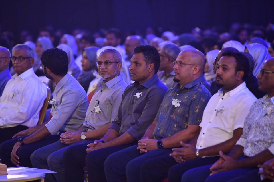 ކަރަންޓު ސިނާއަތުގެ ޚިދުމަތްތެރީންނަށް އަންނަ އަހަރުން ފެށިގެން އެވޯޑެއް ދޭން ސްޓެލްކޯއިން ނިންމައިފި 