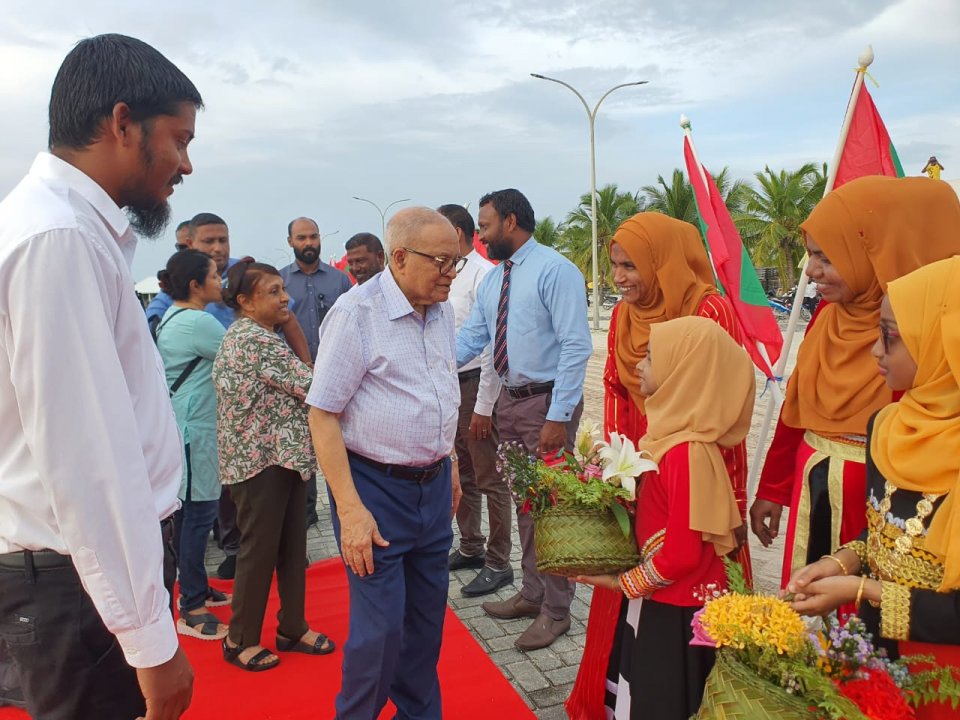 ރައީސް މައުމޫން މިލަންދުއަށް ވަޑައިގެންފި