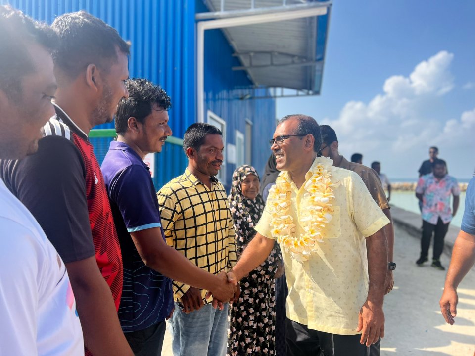 ފީއަލީން ރައީސް ނަޝީދަށް ހޫނު މަރުޙަބާއެއް 