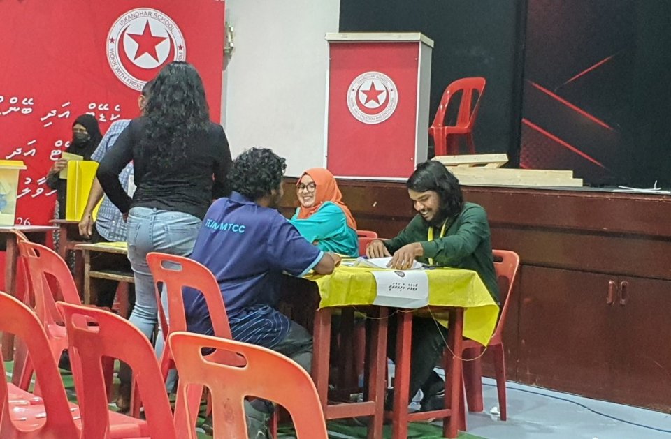 ބާރަށުދާއިރާއި، ހޯރަފުށީ ދާއިރާގެ ވޯޓުުލުން މަޑުޖެހިފައި 