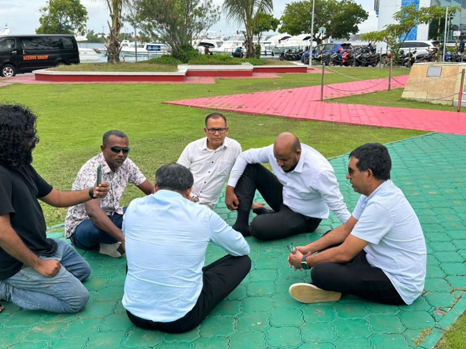 ޕީޕީއެމް/ޕީއެންސީގެ ވެރިން ޖުމްހޫރީ މައިދާނުގައި ޔާމީން ދޫކޮށްލުމަށް ގޮވާލަނީ