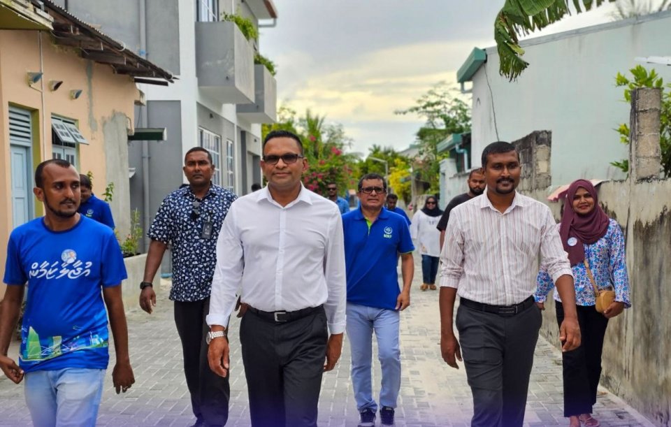 ވޯޓުގެ ސިއްރުކަން ގެއްލުވާލަން އުޅޭކަމަށްބުނެ އެމްއެންޕީން ކަންބޮޑުވުންފާޅުކޮށްފި