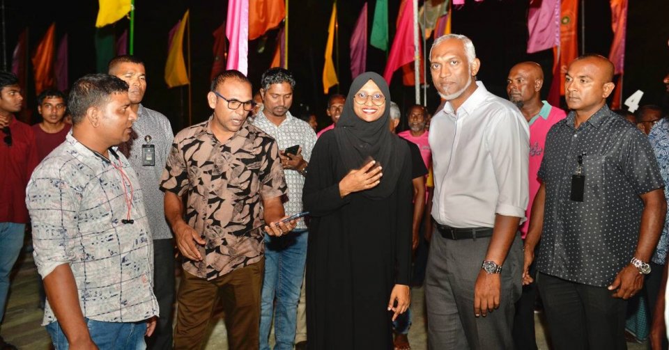 އޮޅުވެލިފުށީގެ ބިމުގެ ޖާގައިގެ މައްސަލަ ހައްލުކޮށް ބަނދަރު ހަދައިދޭނަން: މުއިއްޒު