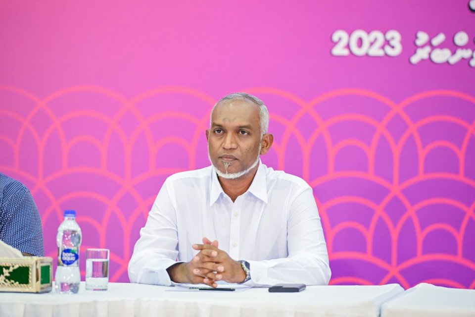 ނޫސްވެރިންގެ ޝަކުވާ އަޑުއައްސަވައި ޑރ މުއިއްޒު ދެއްވީ އުފާވެރި ހަބަރުތަކެއް