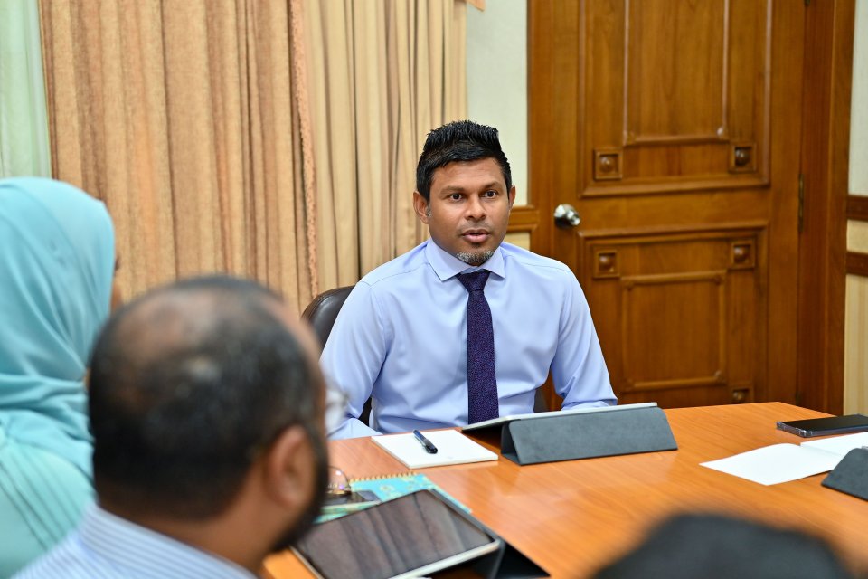 ނައިބުރައީސް، ޗެއަރ ކުރައްވާ ސޯޝަލްކައުންސިލްގެ ފުރަތަމަ ބައްދަލުވުން ބާއްވަވައިފި