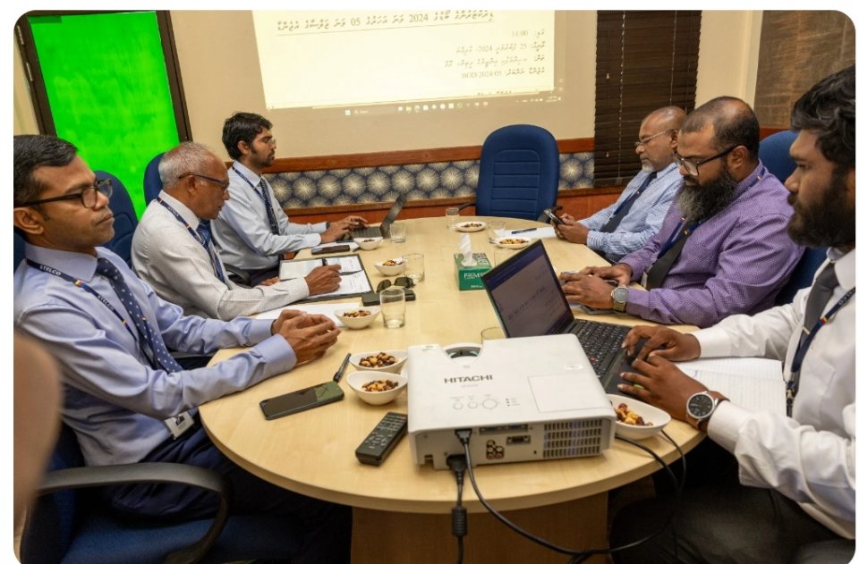 ފުރަތަމަ ފަހަރަށް ހެޑްއޮފީހުން ބޭރުގައި ސްޓެލްކޯ ބޯޑު ބައްދަލުވުން ބާއްވައިފި 