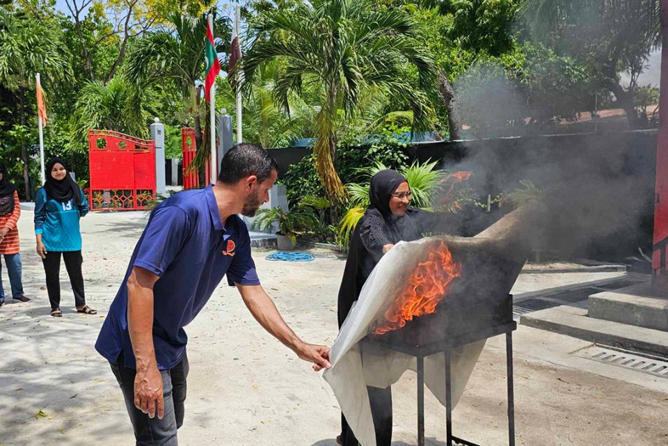 ޑްރަގް ކޯޓުގެ މުވައްޒަފުންނަށް ފަޔަރ އެވެއާނަސް ސެޝަންއެއް!