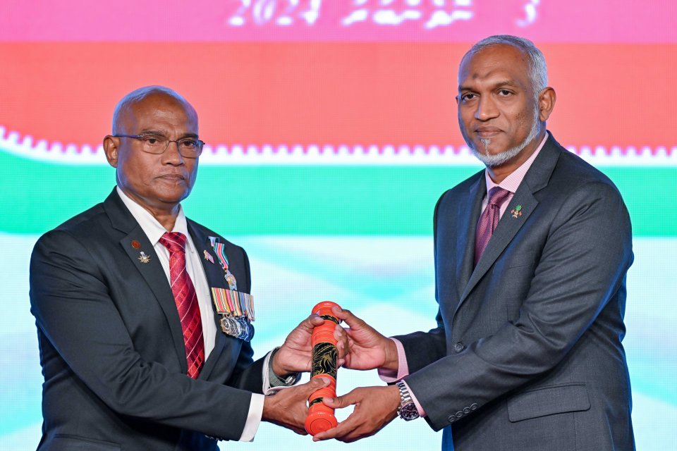 އަސްކަރީ އިއްޒަތުގެ ޝަރަފުން މޫސާ އަލީ ޖަލީލަށް ފުން އަސަރުތަކެއް