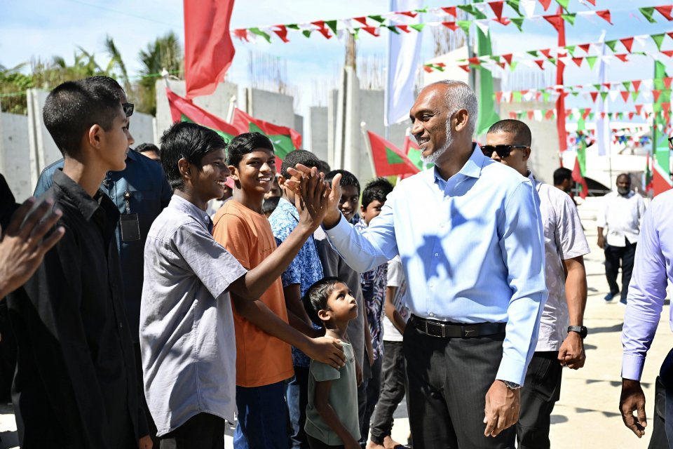 އަރިއަތޮޅު ދެކުނުބުރިއަށް ކުރެއްވި ދަތުރުފުޅަށްފަހު ރައީސް މާލެ ވަޑައިގެންފި