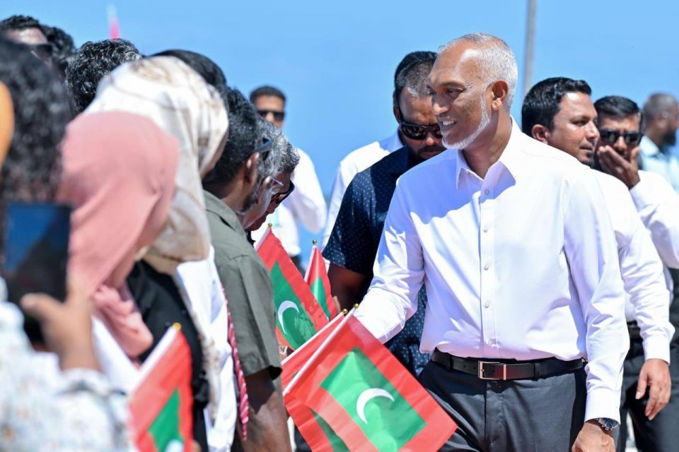 ރައީސް، ރ.އަތޮޅަށް ފުރާވަޑައިގެންފި