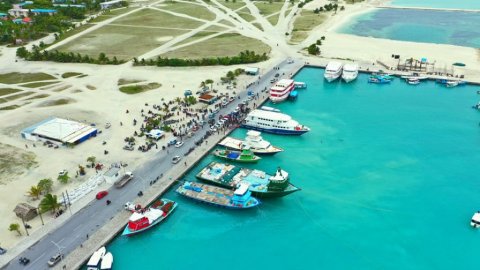 Kulhudhuhfushi city aa Gulhuvaalevey Bridge ge thasahvaru