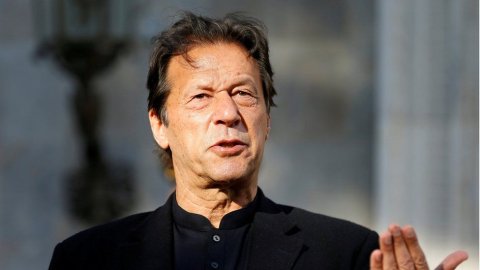 Pakistan's PM Imran Khan tests positive