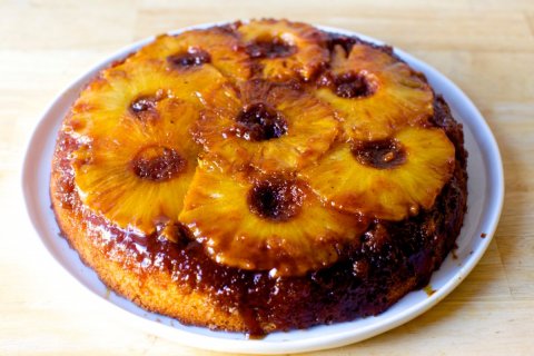 Roadha sufuraa: Pineapple cake