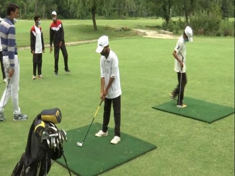 Kashmir gai golf kulhen dhaskoh dhenee