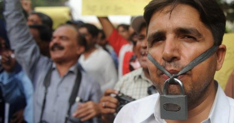 Pakistan ge media ithurah control kohfi