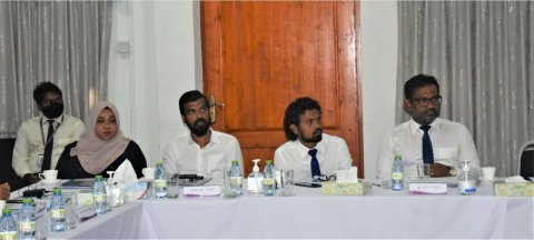 Komandoo dhaairage gondiah MTD in ves vaadha kuranee