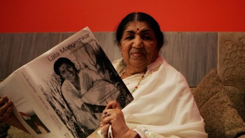 Lata Mangeshkar 92 aharugai Maruvejje