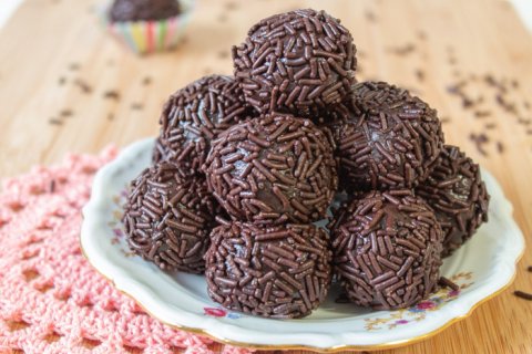 chocolate sprinkele balls