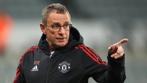 United alun binaa kurumah 10 kulhun therin beynun vey - rangnick