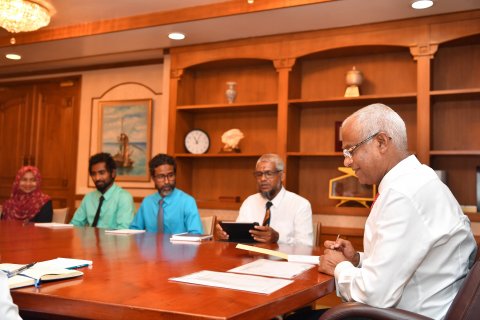 Naivaadhoo ge tharaqqeege mashroouthakaa gulheygothun raees mashvaraakuravvaifi