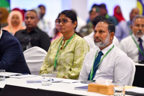 ލާމަރުކަޒީ ނިޒާމަކީ ވެރިކަން ހިންގަންޖެހޭ ކަމަށް ރައީސް އީމާންވެ ވަޑައިގަންނަވާގޮތް