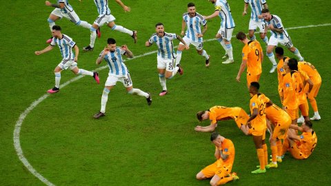 Netherlands rovvaalai Argentina semifinalah