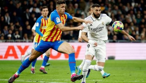 Valencia balikoh barcelona fahathun Real madrid vidhdhaifi