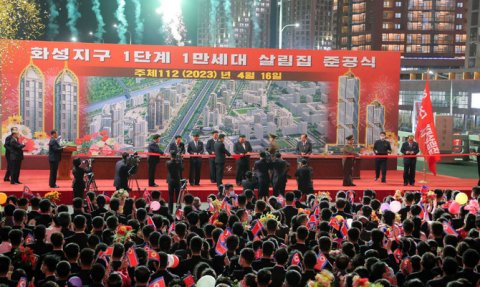 Uthuru korea: Zamaany 10,000 apartment nimmai kula gadhakoh kaamiyaabee faahaga koffi