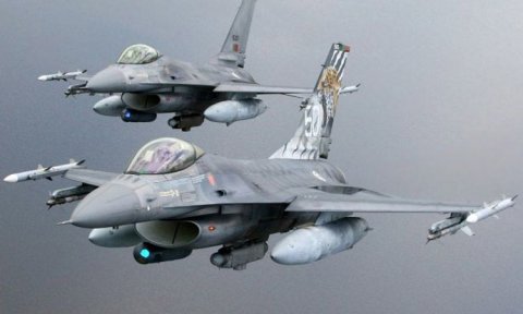 Hormuz ka'nduolheege salaamathah america in Fighter jet fonuvany
