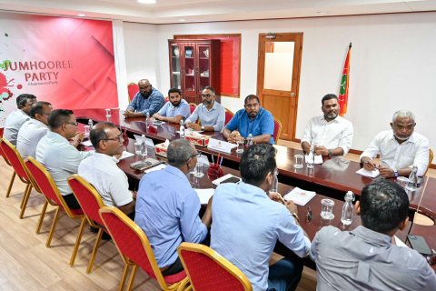 ނަޝީދާއި ގާސިމް އަދި ނާޒިމްގެ ނަޝީދާއި ގާސިމް އަދި ނާޒިމްގެ މަޝްވަރާ ބައްދަލުކުރެއްވުން ކުރިއަށްދަނީ ބައްދަލުވުން ކުރިއަށްދަނީ