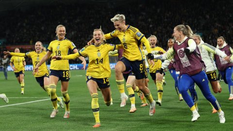 America katuvaalai Swedan Quarter finalah