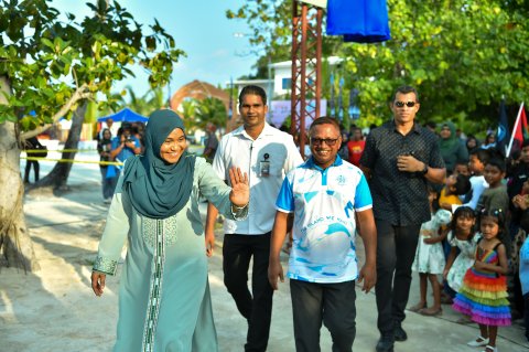 ނޭދެވޭ ކަންކަމުން ރައްކާތެރިކުރުމަށް ކުދިންނާ ގާތްގުޅުމެއް ބަދަހި ކުރަންޖެހޭ: މެޑަމް ސާޖިދާ