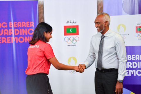 ޕެރިސް 2024 އޮލިމްޕިކްސް' ގައި ދިވެހިރާއްޖޭގެ ދިދަ އުފުލަން ހަމަޖެހިފައިވާ އެތުލީޓުންނާ ރައީސުލްޖުމްހޫރިއްޔާ ބައްދަލުކުރެއްވުން