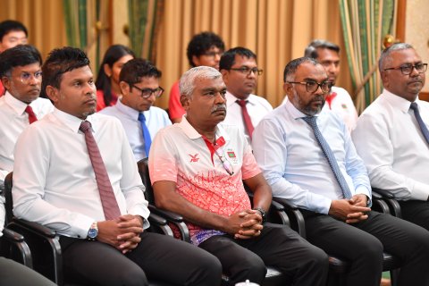 ޕެރިސް 2024 އޮލިމްޕިކްސް' ގައި ދިވެހިރާއްޖޭގެ ދިދަ އުފުލަން ހަމަޖެހިފައިވާ އެތުލީޓުންނާ ރައީސުލްޖުމްހޫރިއްޔާ ބައްދަލުކުރެއްވުން