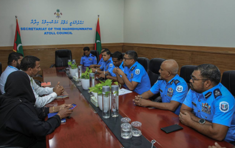 ޕޮލިސް ކޮމިޝަނަރު ލ އަތޮޅަށް ރަސްމީ ދަތުރުފުޅެއް ފައްޓަވައިފި