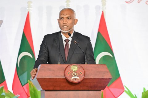 ޤައުމީދުވަހުގެ ރަސްމީ ޖަލްސާގައި ރައީސުލްޖުމްހޫރިއްޔާގެ ދެކަނބަލުން ބައިވެރިވެވަޑައިގެންނެވުން