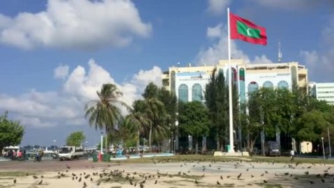 ދިވެހި ޤައުމީ ދިދަ އަބަދުވެސް ހުންނަންވާނީ އެންމެ އުހުގައި 