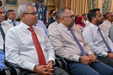 ކ. ގުޅީފަޅުގެ މަގުތައް ހެދުމާއި މުނިސިޕަލް އިންފްރާސްޓްރަކްޗަރ ޤާއިމުކުރުމުގެ މަޝްރޫޢުގެ އެއްބަސްވުމުގައި ސޮއިކުރުމުގެ ރަސްމިއްޔާތު