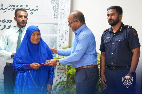 ޕާސްޕޯޓާއި އައިޑީކާޑު ޕްރިންޓު ކުރުމުގެ ޚިދުމަތް އުނގޫފާރުގައި ފަށައިފި